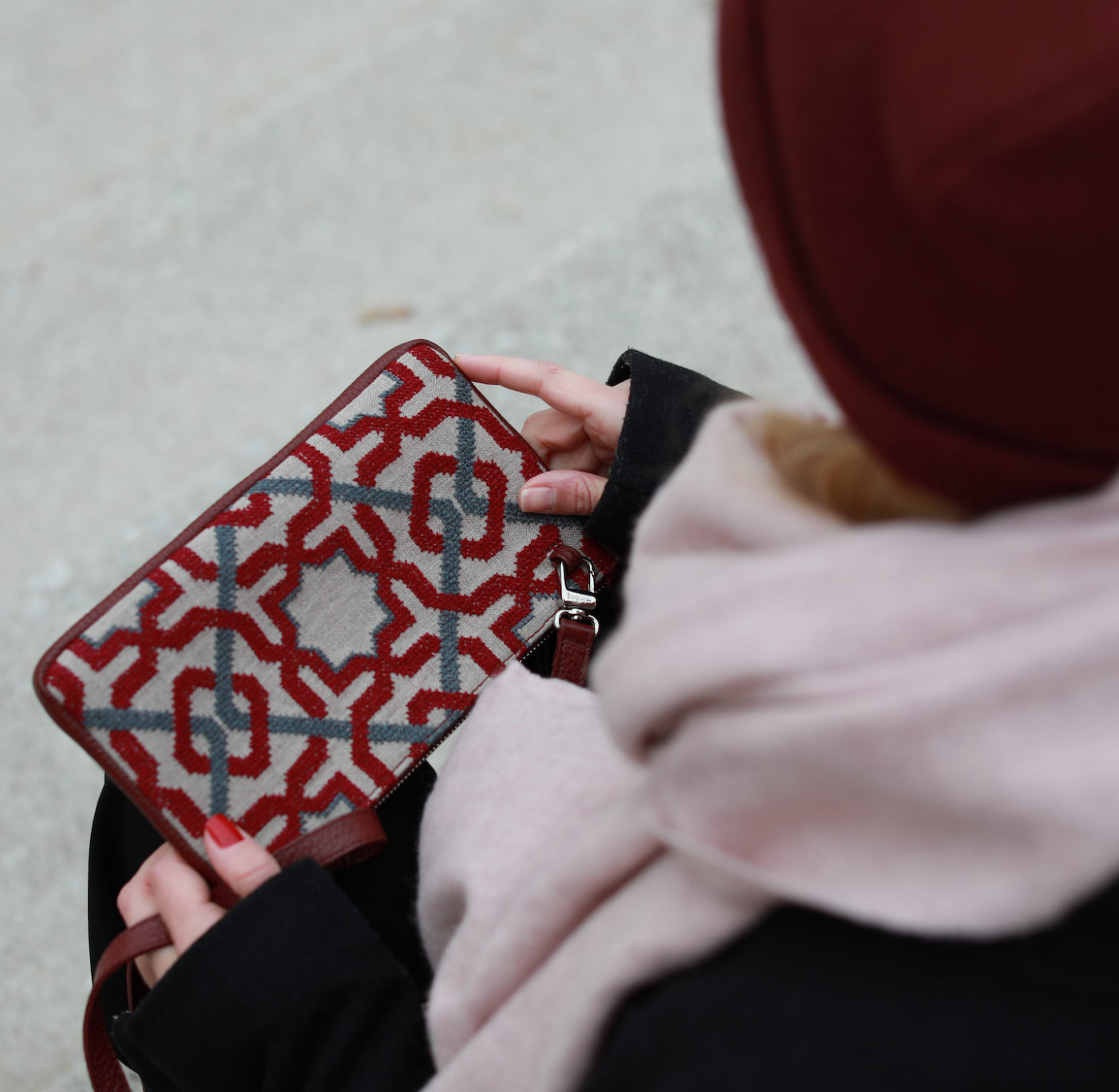 minibag x SEP Jordan wine, bestickte Ledertasche, bestickte Clutch, weinrote minibag, minibag